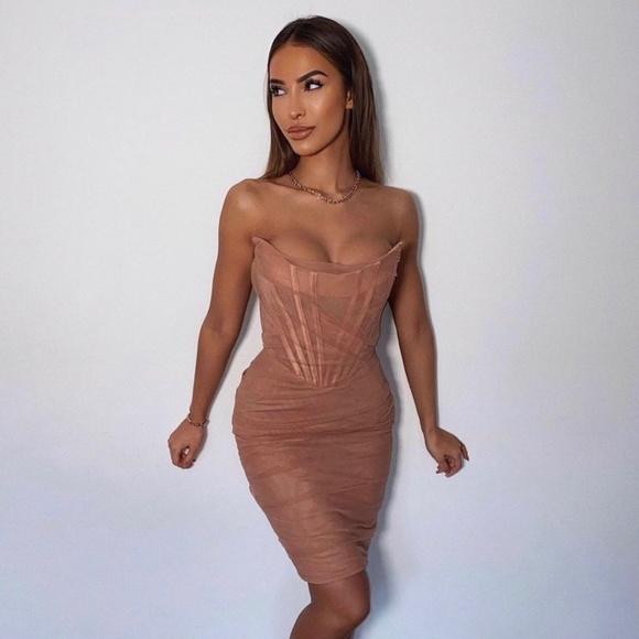 House of CB Dresses & Skirts - NEW WITH TAGS House of CB Leila Blush dress